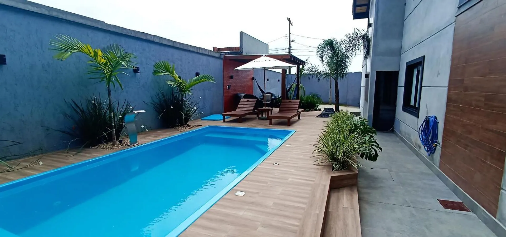 Sobrado Com 3 Suites, Piscina, Sala De Jogos, Playground, Garagem Para 4 Carros Florianópolis Brasil