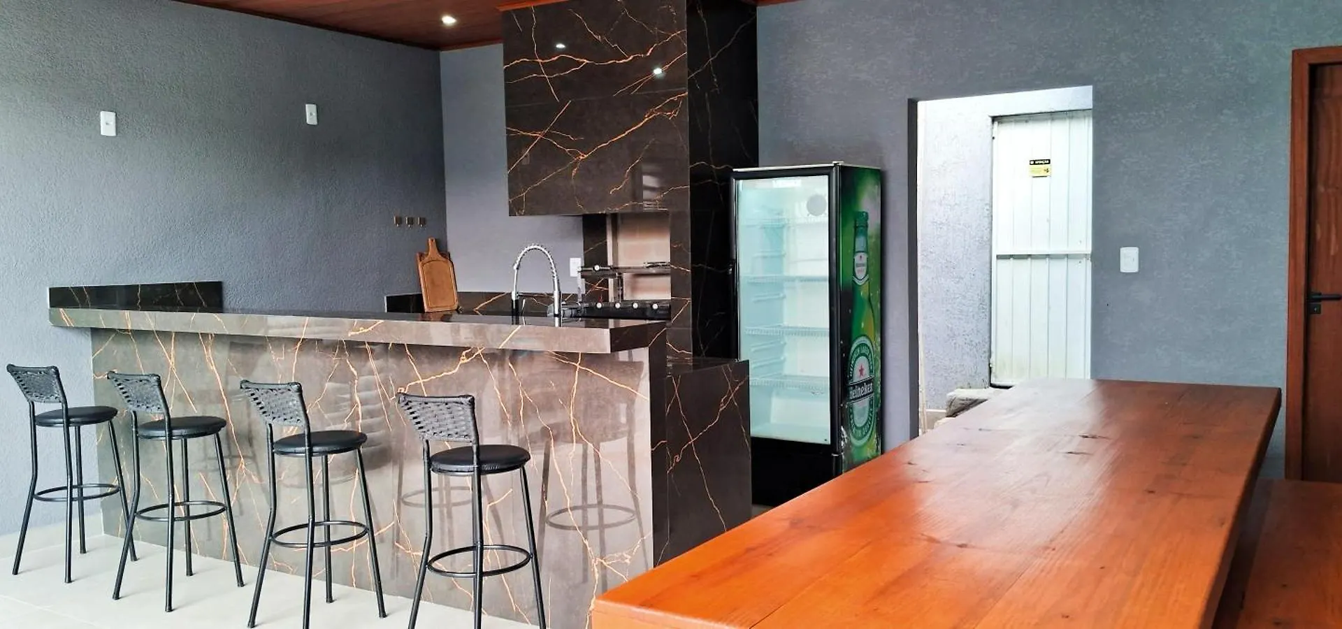 Sobrado Com 3 Suites, Piscina, Sala De Jogos, Playground, Garagem Para 4 Carros Florianópolis Сasa de vacaciones