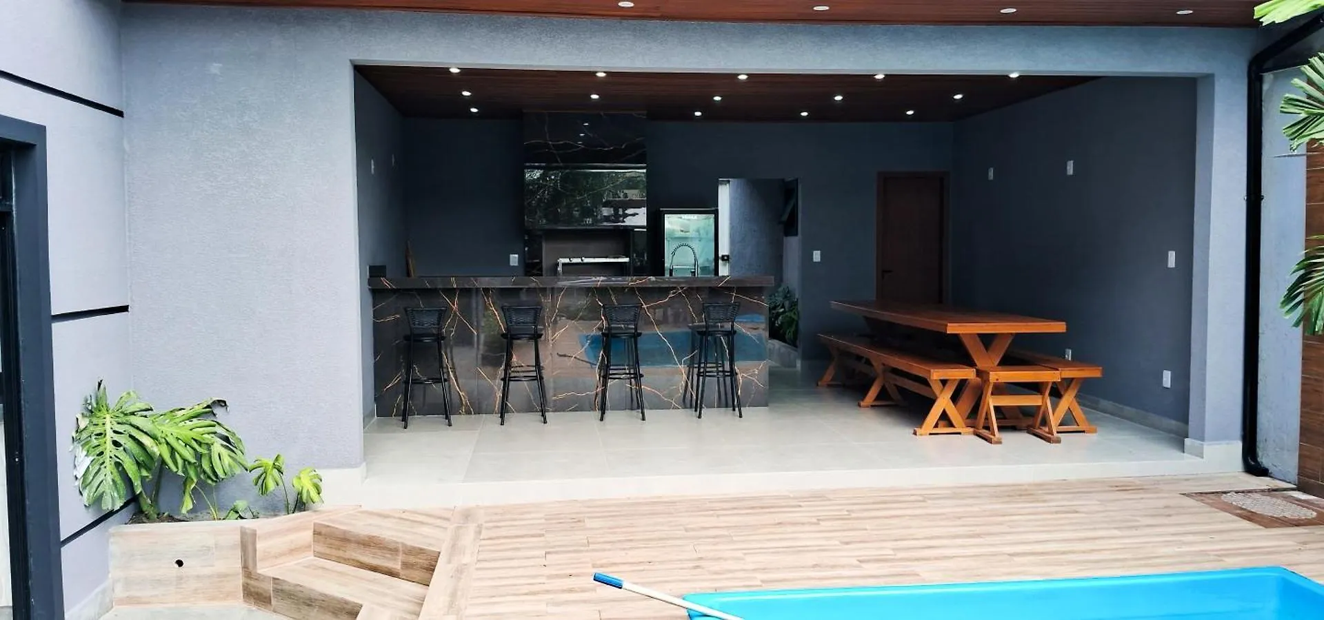 Sobrado Com 3 Suites, Piscina, Sala De Jogos, Playground, Garagem Para 4 Carros Florianópolis